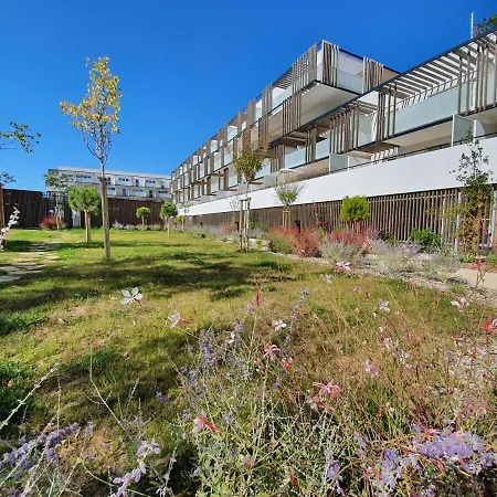 Apartment Le Rivage-t3 Vue Mer-50m De La Mer-piscine-parking-wifi Hyeres